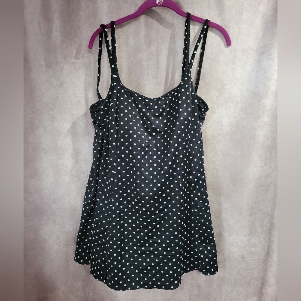 Women's 1 Piece Black And White Bathing Suit Size 22W